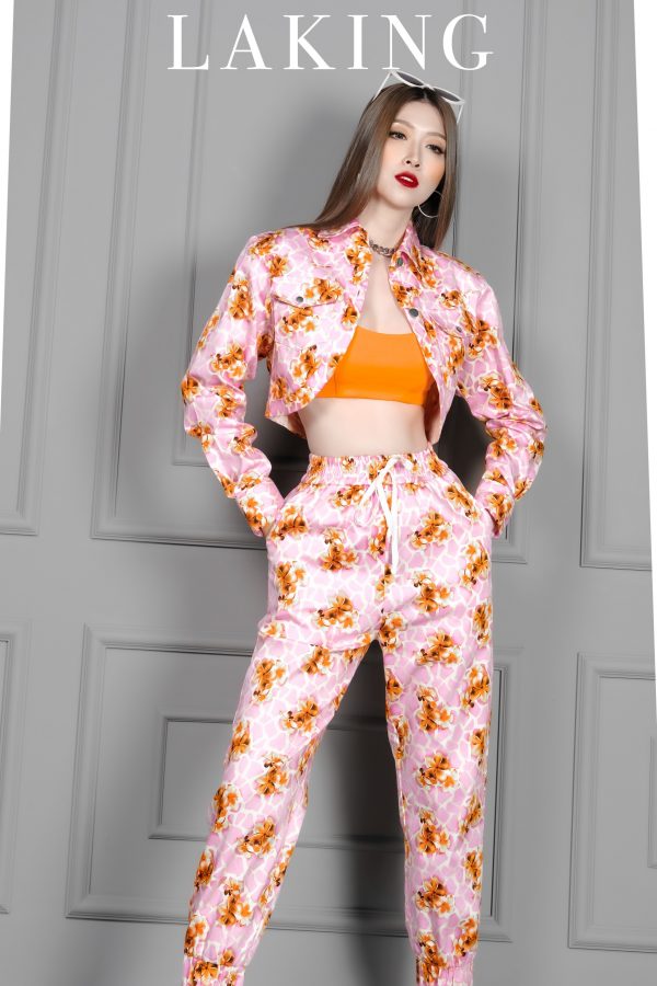 áo croptop hồng hoa cam